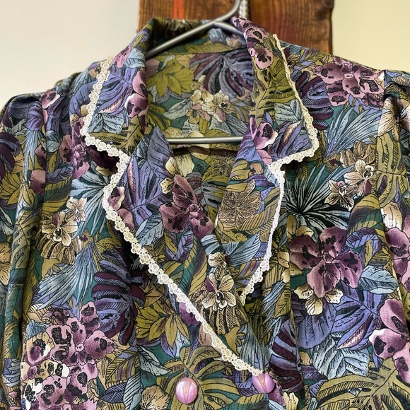 Floral Ruffle Women's Top - Picture 2 of 6